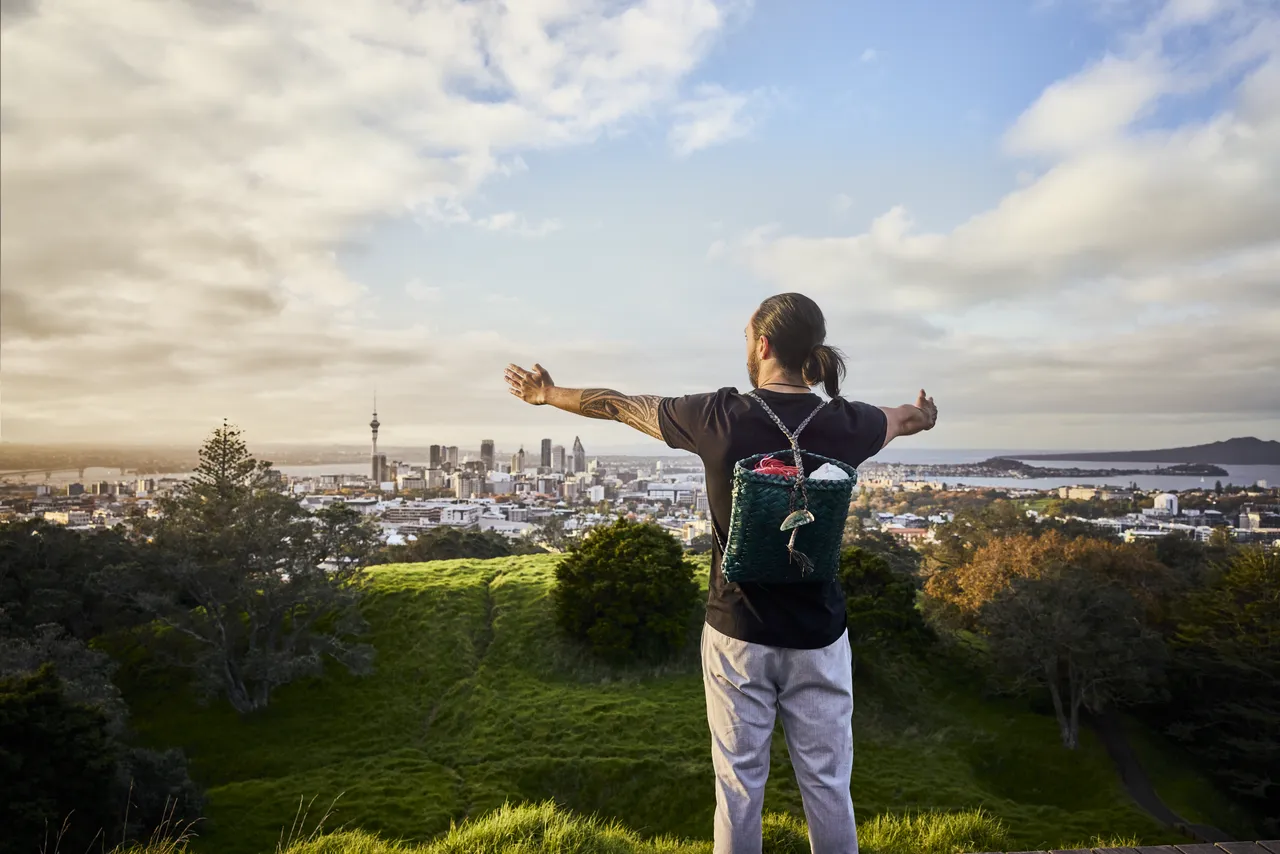 Guided tour of Auckland